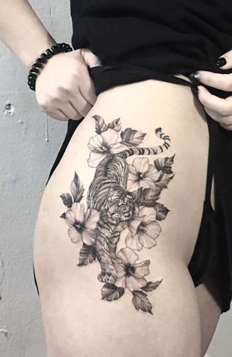 20 de tatuaje sexy pentru coapse pentru femei in 2020