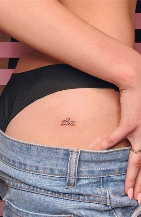 20 de tatuaje sexy pentru coapse pentru femei in 2020